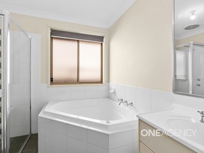 4 Blue Bell Way, Worrigee