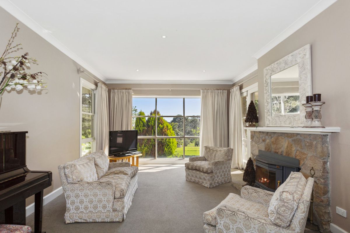 405 Oak Valley Road, Avenel