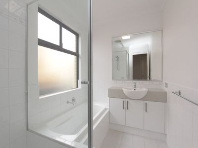 2 / 58 Central Avenue, Ascot