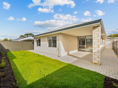 7 Barnevelder Bend, Southern River