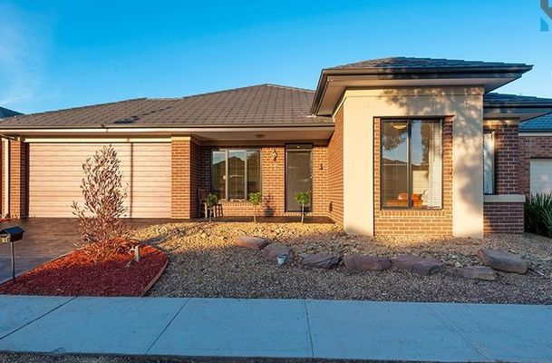 27 Cheltenham Close, Craigieburn