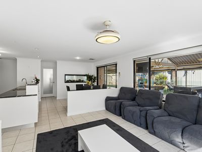 6 Currawong Court, Bennett Springs