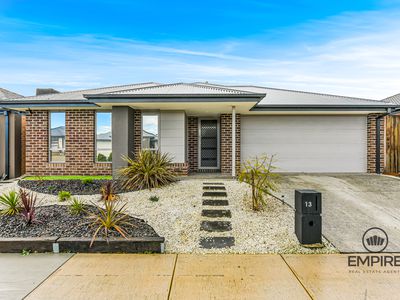 13 Savage Way, Clyde North