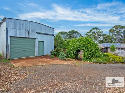 609 Mengha Road, Forest