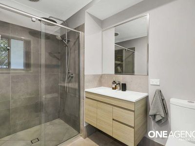 27 Senorita Parade, Urangan
