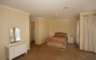 17 Fieldstone Boulevard, Beaconsfield