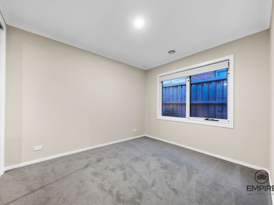 8 Basalt Drive, Clyde North