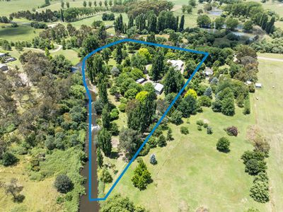 1260 Mansfield-Woods Point Road, Piries