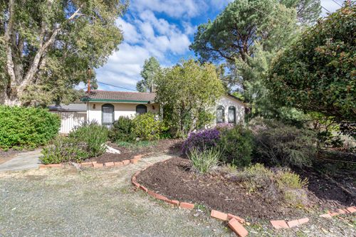 1 Deerness Way, Armadale