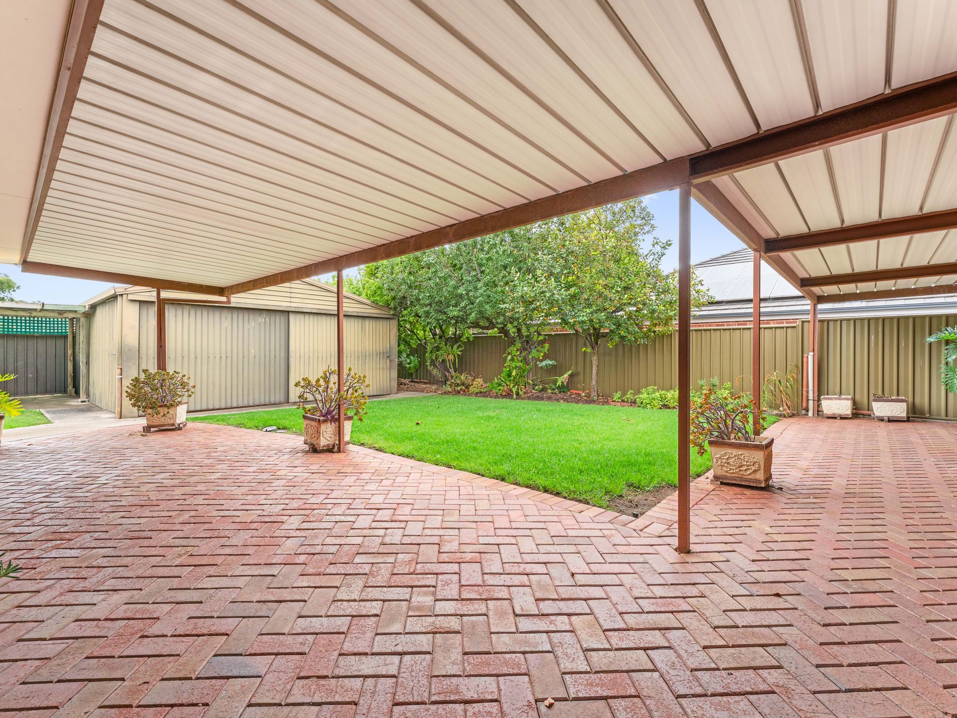 1077 Lower North East Road, Highbury