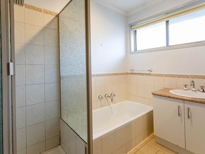 1 / 4 Maxwell Court, Langwarrin