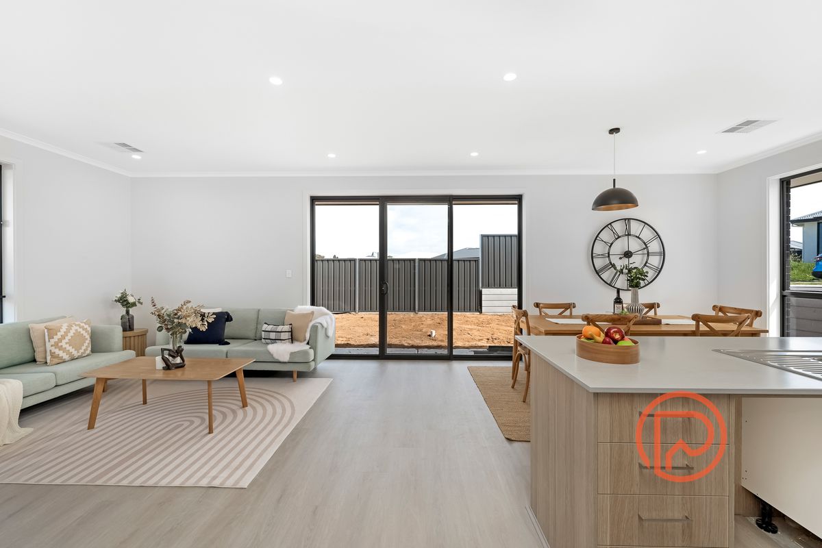 2 MINT DRIVE, Hayborough