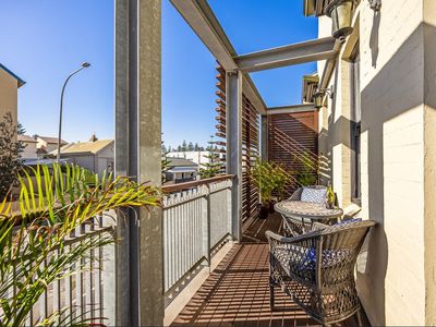10 / 209 The Esplanade, Henley Beach