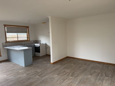 2 / 13 Jenner Street, Wynyard