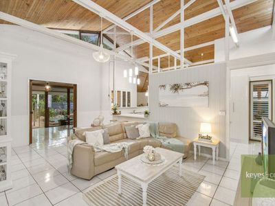 9 Mimosa Court, Annandale