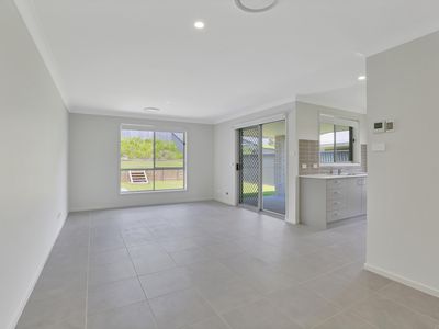 36 Shortland Drive, Aberglasslyn