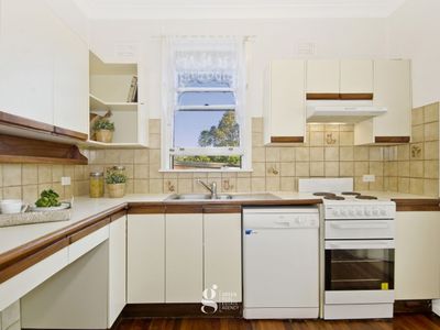 11 McKay Street, Dundas Valley