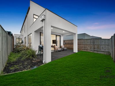 7 Walhallow Drive, Clyde North