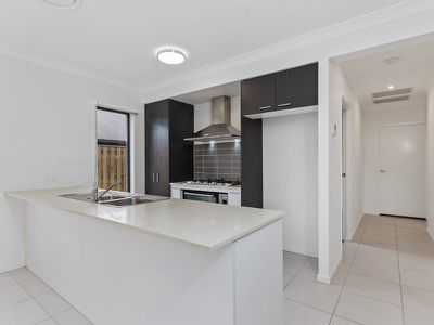 4 Fleming Street, Logan Reserve